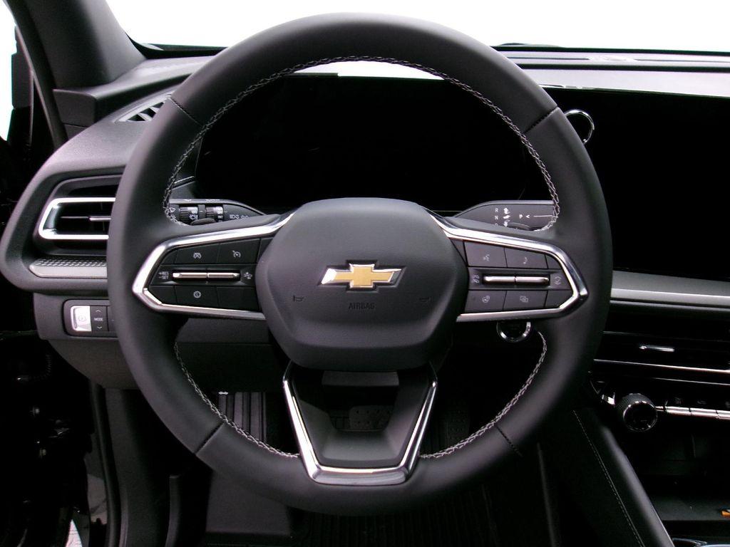 new 2026 Chevrolet Traverse car, priced at $44,140