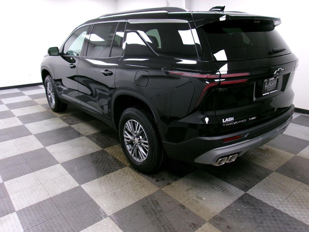new 2026 Chevrolet Traverse car, priced at $44,140