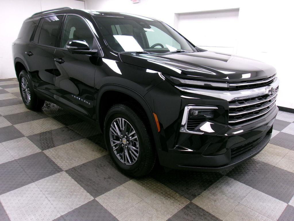 new 2026 Chevrolet Traverse car, priced at $44,140