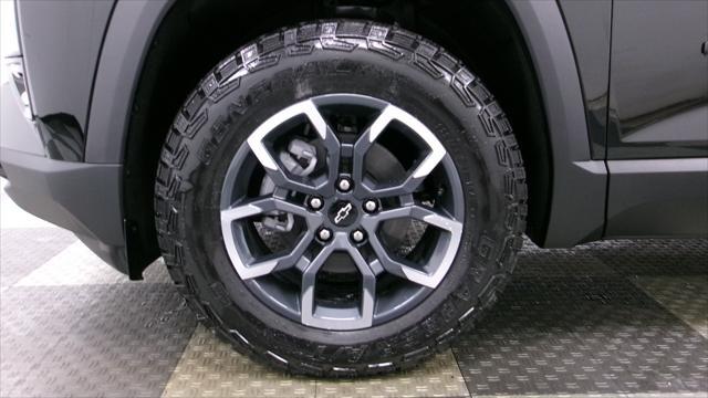 new 2025 Chevrolet Equinox car, priced at $40,125