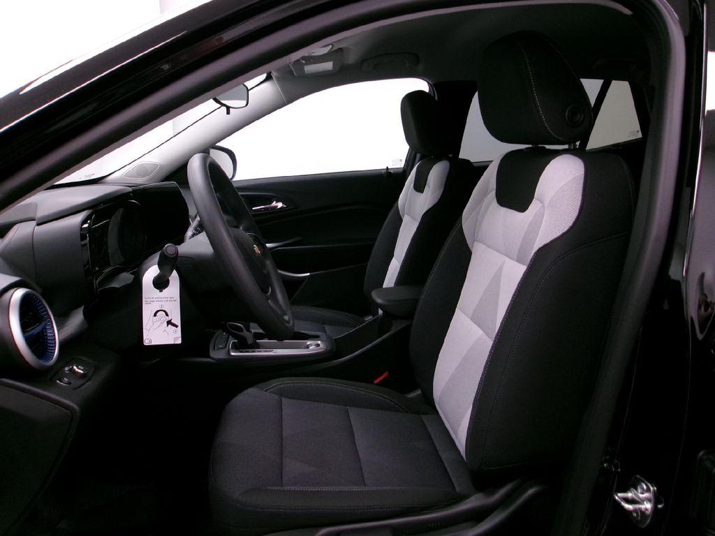 new 2025 Chevrolet Trax car, priced at $22,705