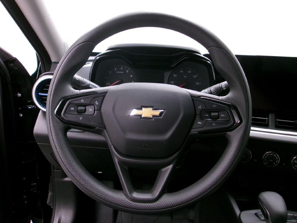 new 2025 Chevrolet Trax car, priced at $22,705