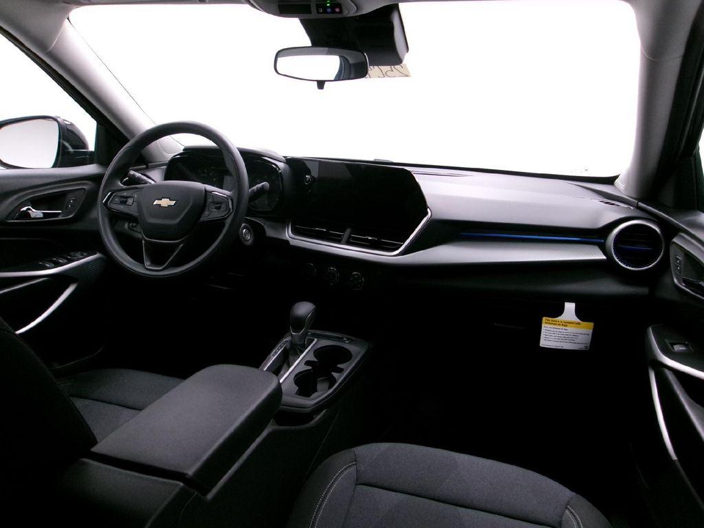 new 2025 Chevrolet Trax car, priced at $22,705