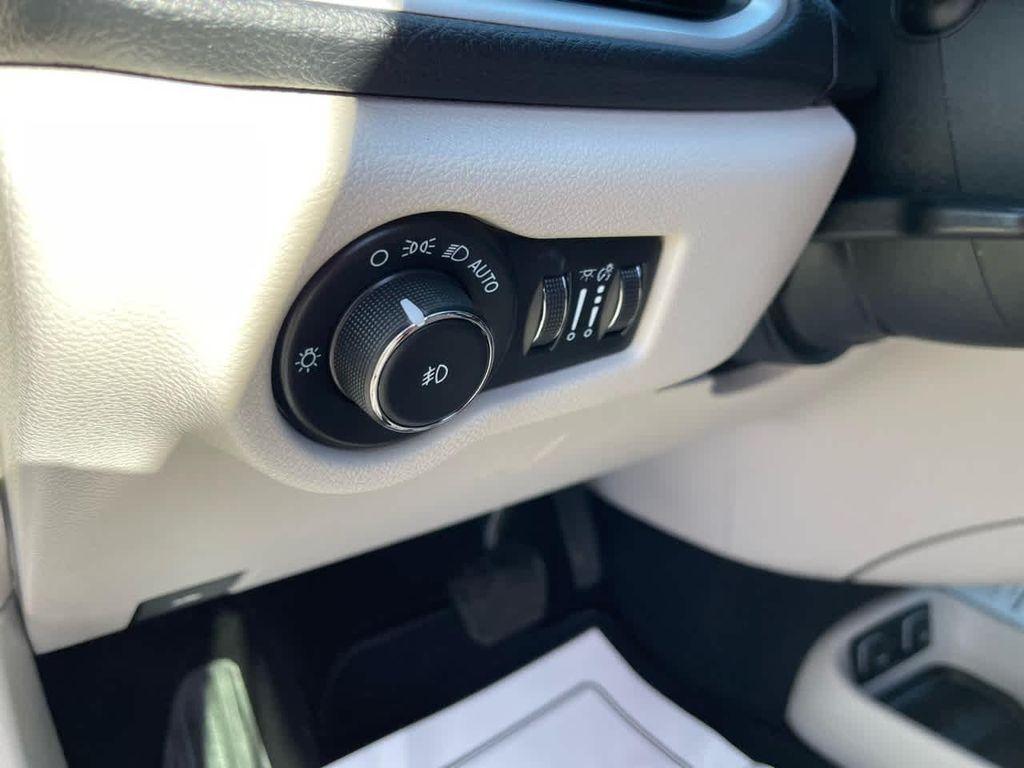 used 2021 Chrysler Pacifica car, priced at $20,300