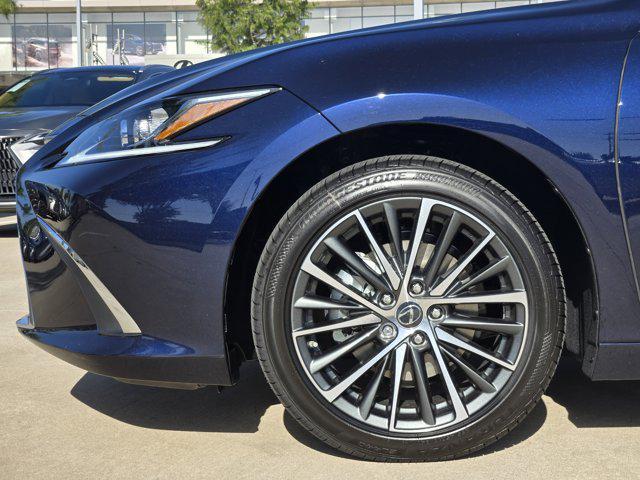 new 2025 Lexus ES 300h car, priced at $50,844
