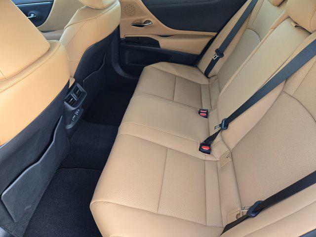 new 2025 Lexus ES 300h car, priced at $50,844