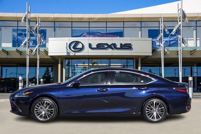 new 2025 Lexus ES 300h car, priced at $50,844