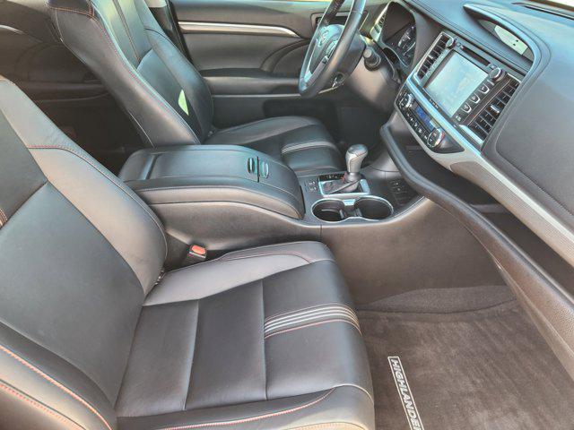 used 2019 Toyota Highlander car, priced at $23,900
