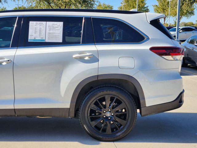 used 2019 Toyota Highlander car, priced at $23,900
