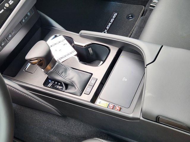 new 2025 Lexus ES 300h car