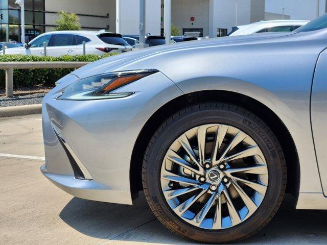 new 2024 Lexus ES 300h car, priced at $57,190