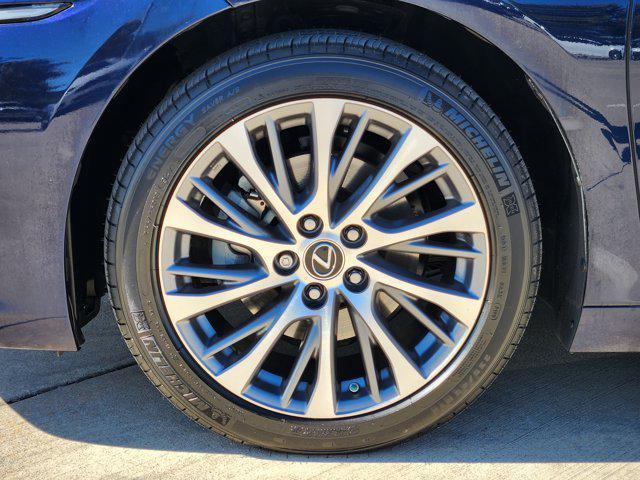 used 2021 Lexus ES 350 car, priced at $26,900