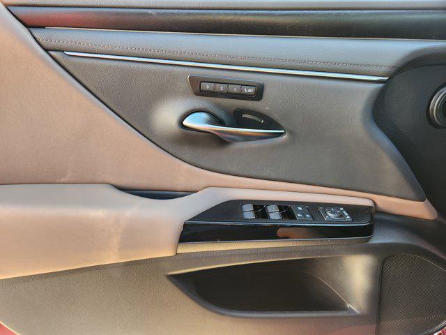 new 2025 Lexus ES 350 car, priced at $49,925