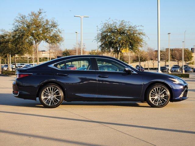 used 2025 Lexus ES 300h car, priced at $51,900