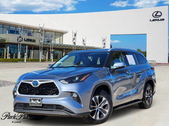 used 2022 Toyota Highlander Hybrid car, priced at $35,900