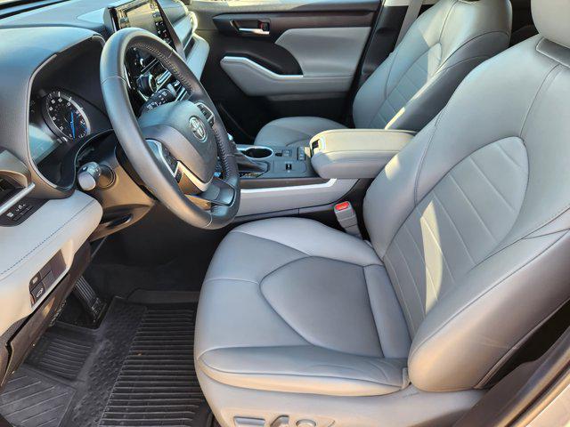 used 2022 Toyota Highlander Hybrid car, priced at $35,900