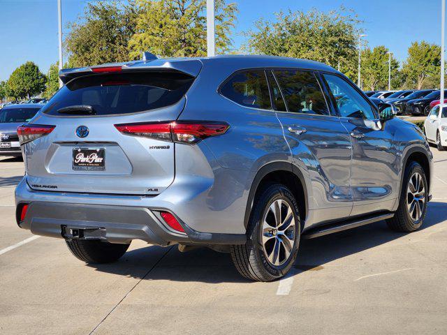 used 2022 Toyota Highlander Hybrid car, priced at $35,900