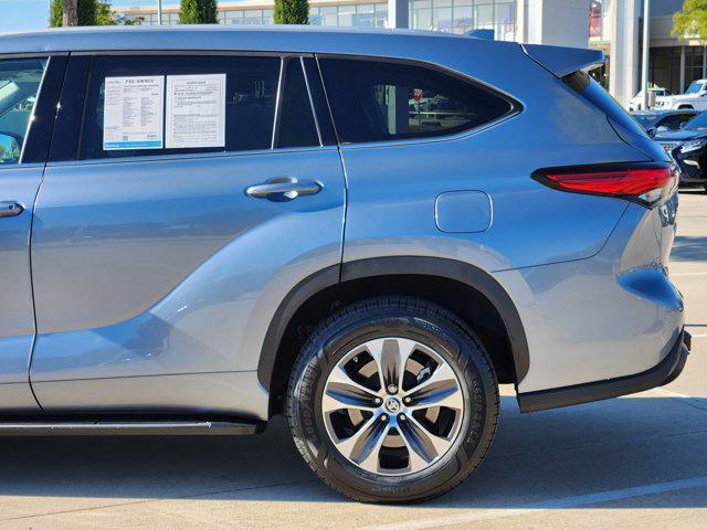used 2022 Toyota Highlander Hybrid car, priced at $35,900