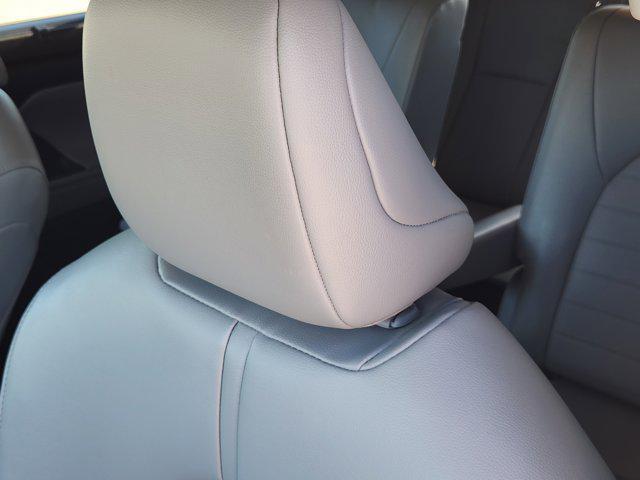 used 2022 Toyota Highlander Hybrid car, priced at $35,900