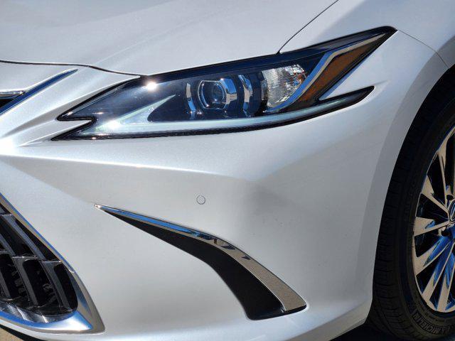 new 2024 Lexus ES 300h car, priced at $54,560