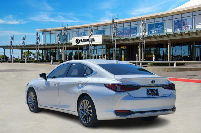 new 2024 Lexus ES 300h car, priced at $54,560