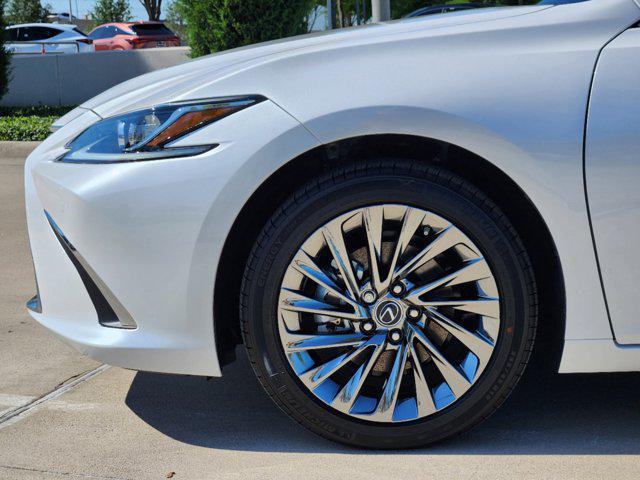 new 2024 Lexus ES 300h car, priced at $54,560