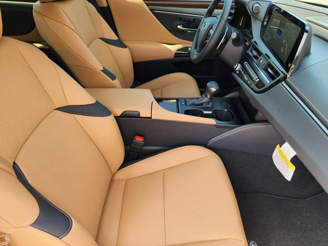 new 2025 Lexus ES 300h car, priced at $51,615