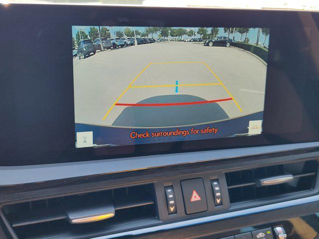 new 2025 Lexus ES 300h car, priced at $51,615