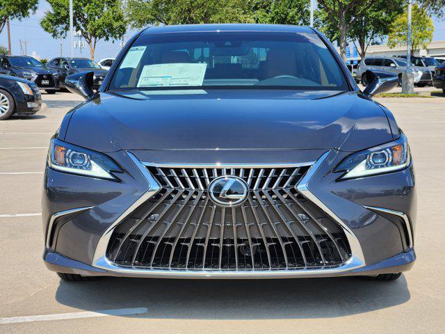 new 2025 Lexus ES 300h car, priced at $51,615