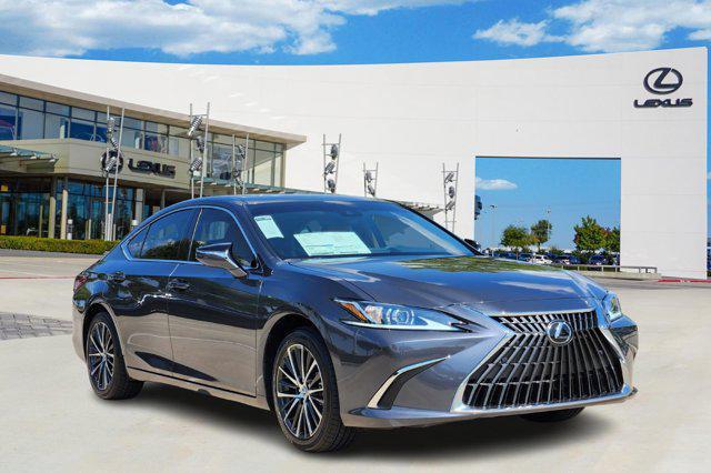 new 2025 Lexus ES 300h car, priced at $51,615