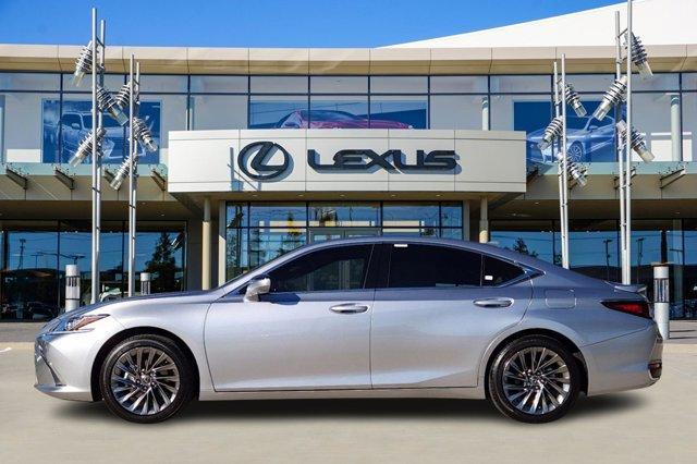 new 2025 Lexus ES 300h car, priced at $55,209