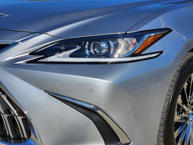 new 2025 Lexus ES 300h car, priced at $55,209