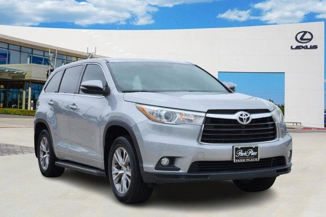 used 2015 Toyota Highlander car, priced at $17,980