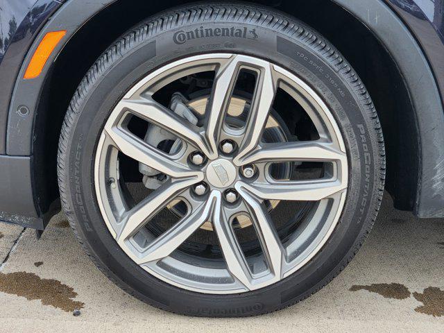 used 2022 Cadillac XT4 car, priced at $27,900