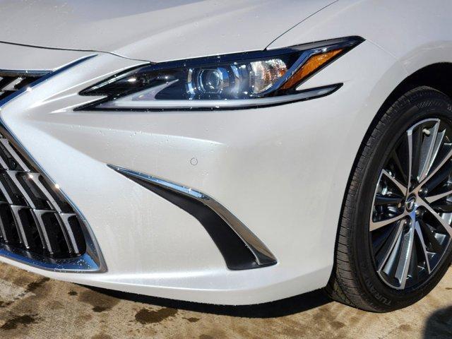 new 2025 Lexus ES 300h car, priced at $51,209