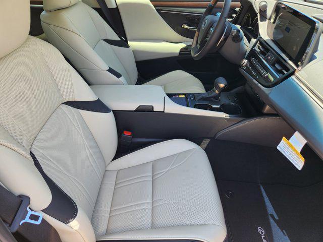 new 2025 Lexus ES 300h car, priced at $54,909