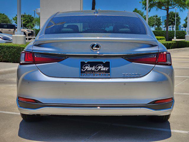 new 2025 Lexus ES 300h car, priced at $54,909