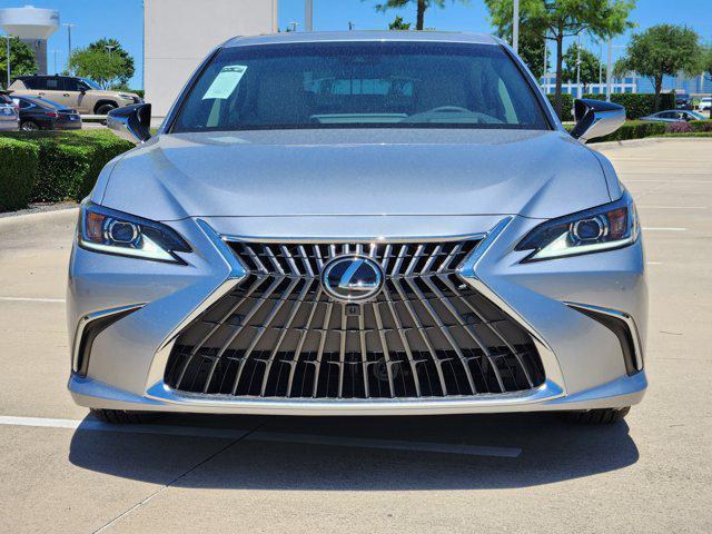 new 2025 Lexus ES 300h car, priced at $54,909