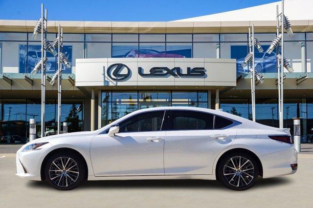 new 2025 Lexus ES 300h car, priced at $51,224