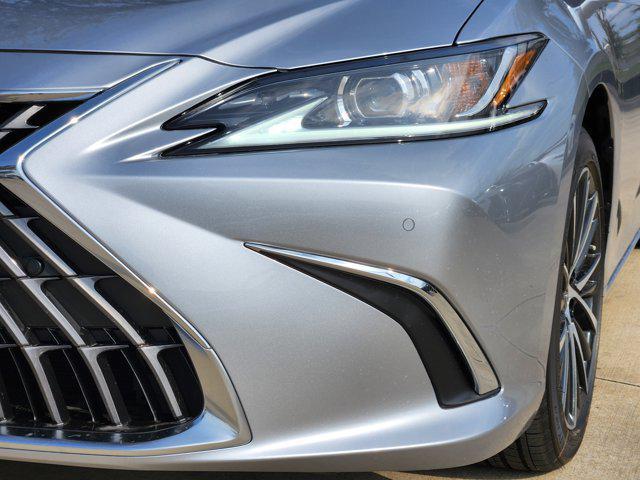 new 2025 Lexus ES 350 car, priced at $50,615