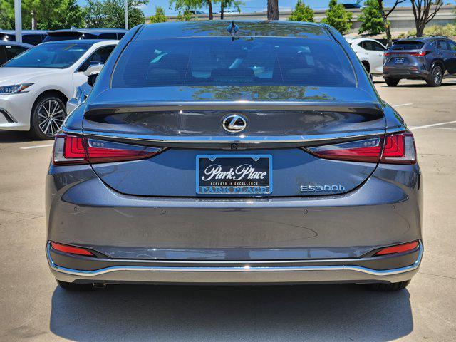new 2025 Lexus ES 300h car, priced at $51,899