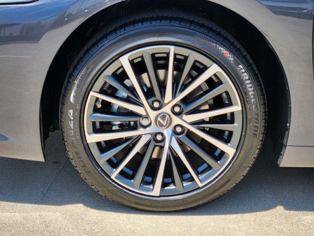 new 2025 Lexus ES 300h car, priced at $51,899