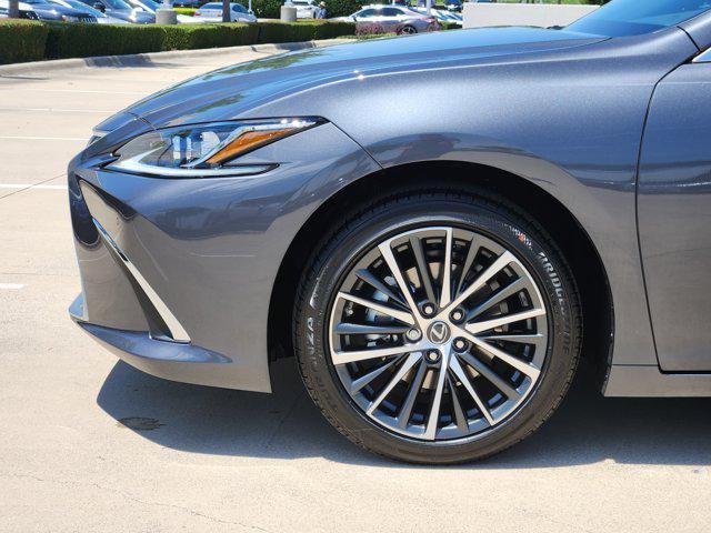 new 2025 Lexus ES 300h car, priced at $51,899