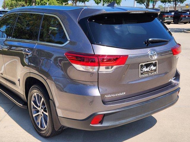 used 2019 Toyota Highlander car, priced at $31,900