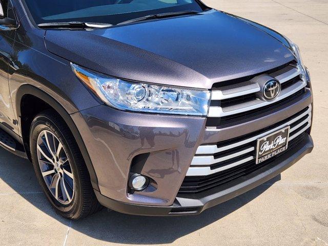 used 2019 Toyota Highlander car, priced at $31,900