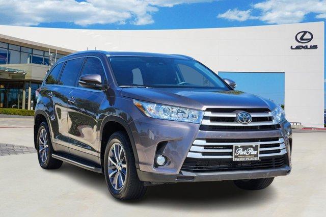 used 2019 Toyota Highlander car, priced at $31,900