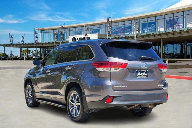 used 2019 Toyota Highlander car, priced at $31,900