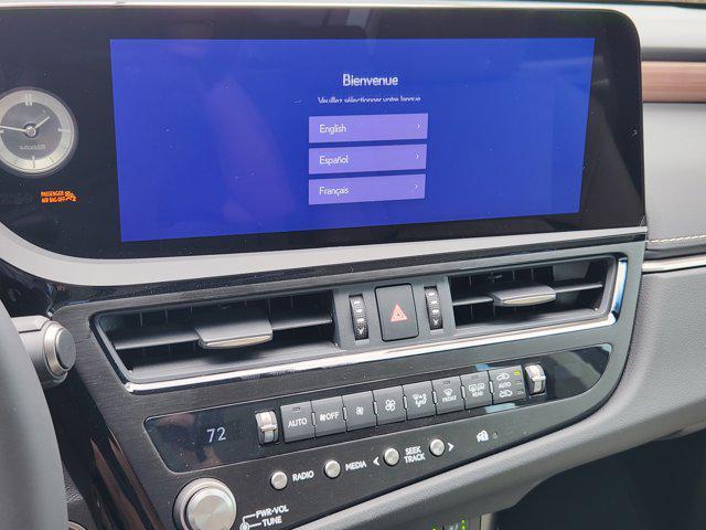 new 2025 Lexus ES 300h car, priced at $55,209