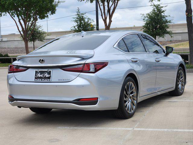 new 2025 Lexus ES 300h car, priced at $55,209
