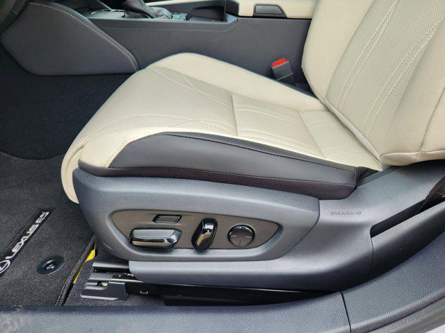 new 2025 Lexus ES 300h car, priced at $55,209